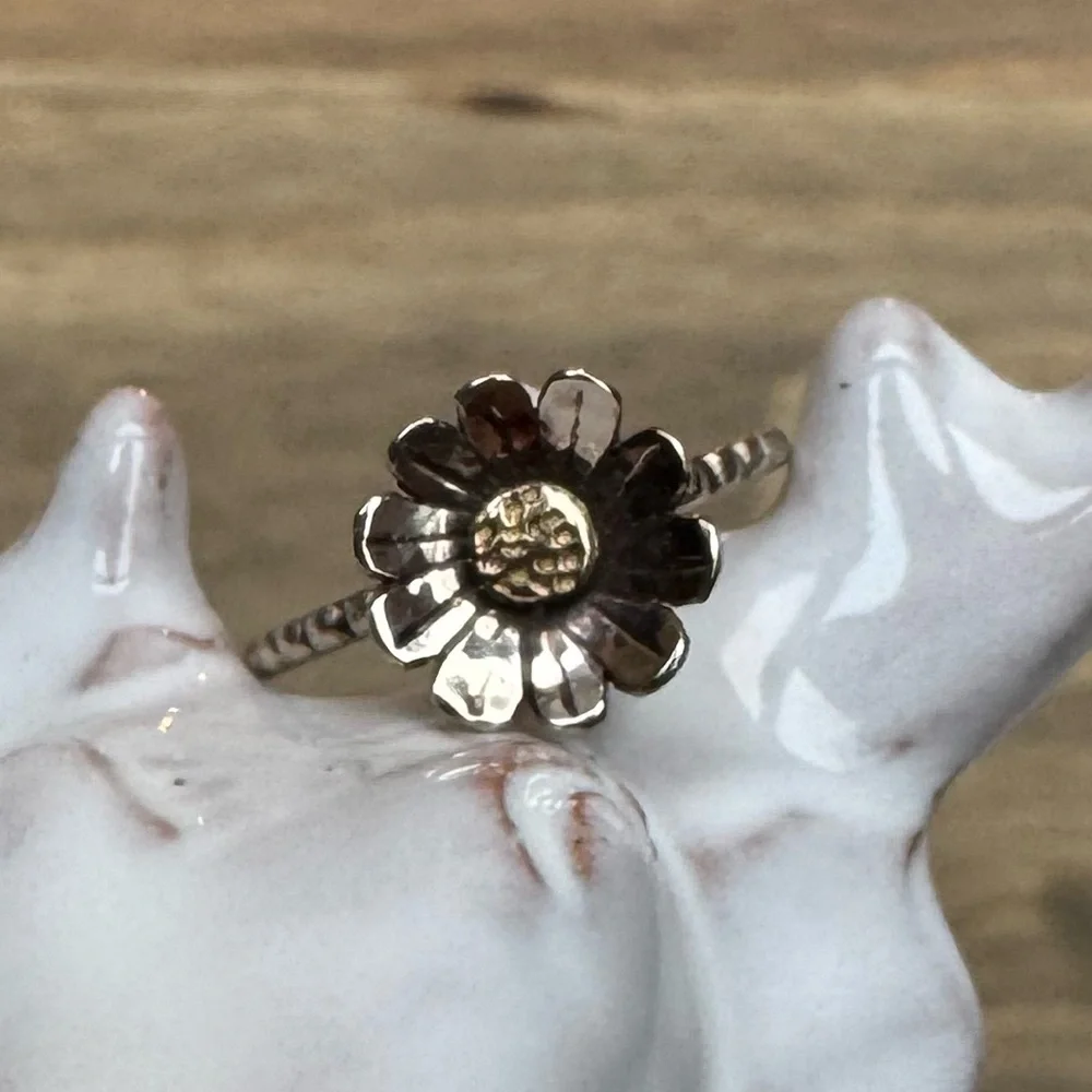 14KW&YG Charming Daisy Ring